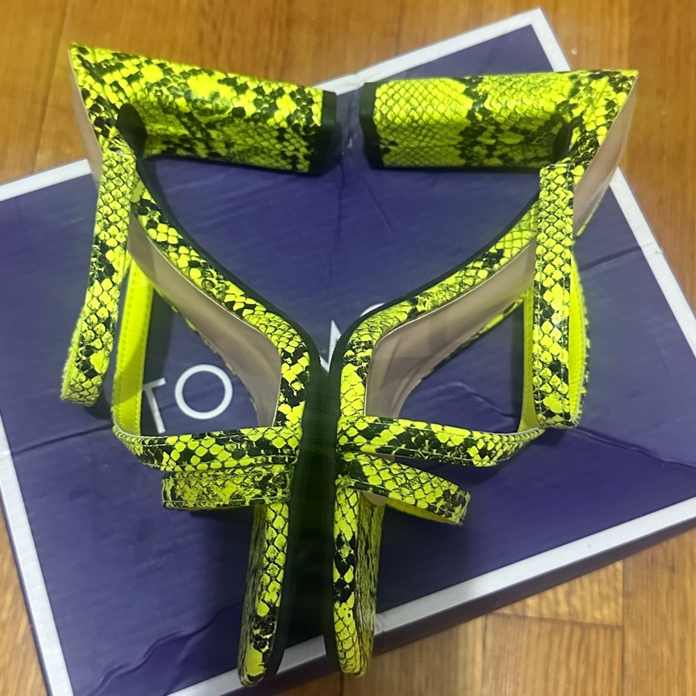 Top Moda Yellow Snake Print Heels - Picture 3 of 4